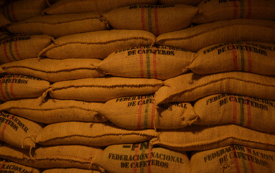 Café de especialidad colombiano: Del farallón a tu taza con Altitud Café